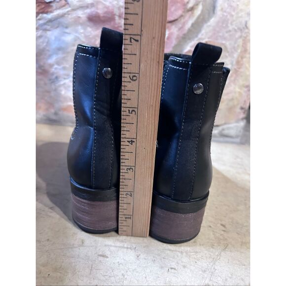 Eastland Women’s Jasmine Chelsea Ankle Black Boots Size 8.5M - Picture 4 of 9